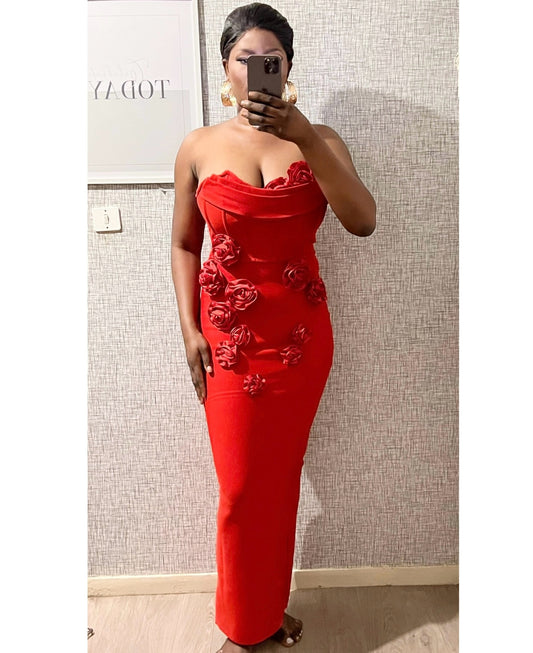 Robe rouge à détails